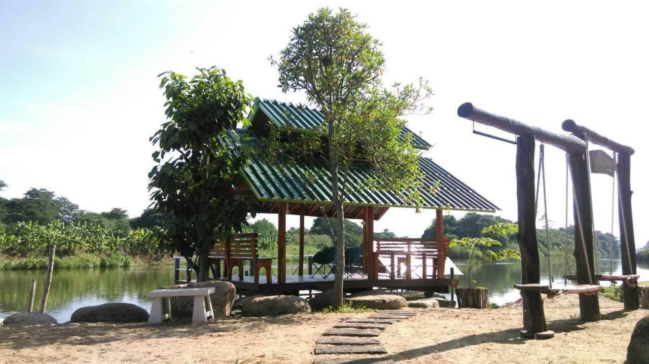 Magmai Riverside Villa Tak Exterior photo